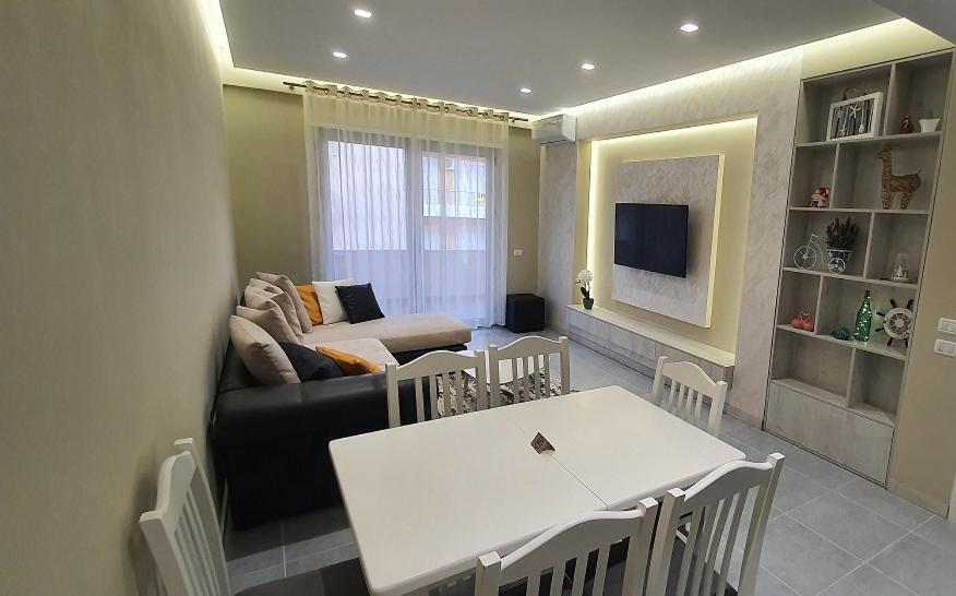 Deluxe Apartment Влёра Экстерьер фото